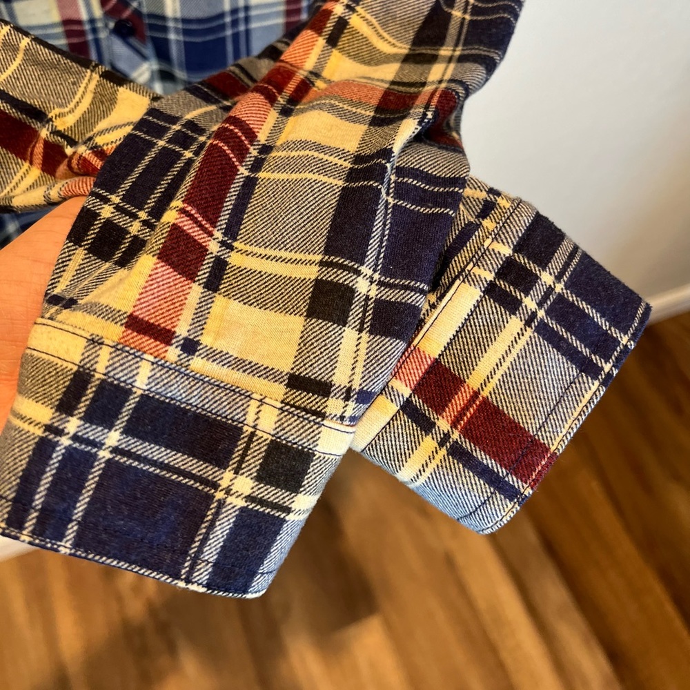 Wet Seal Flannel XS - Picture 4 of 5